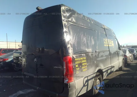 2019 Mercedes-Benz Sprinter 2500 High Roof I4 из США, поврежденный, VIN WDZPF1ED1KT015039